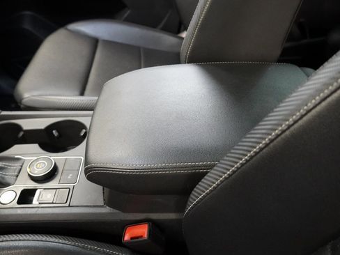 Used 2021 Volkswagen Atlas Cross Sport SE w/ Panoramic Sunroof Package image 23