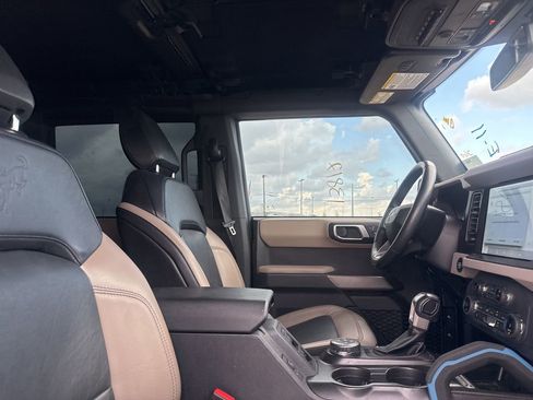 Used 2022 Ford Bronco Wildtrak AWD/4WD image 27