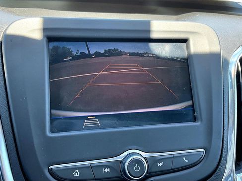 Used 2021 Chevrolet Equinox LT FWD image 21