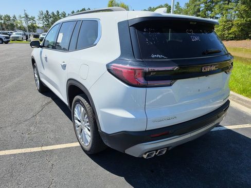 Used 2026 GMC Acadia Elevation w/ Elevation Premium Package FWD image 14