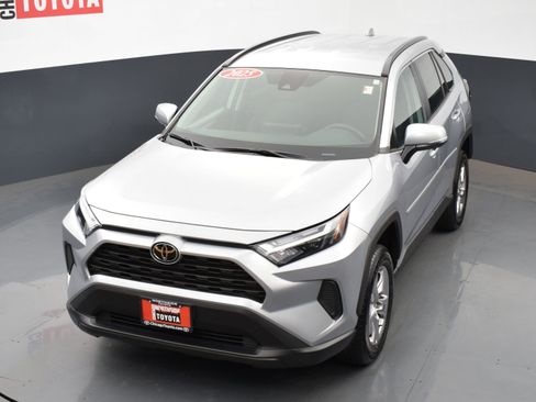 Used 2025 Toyota RAV4 XLE image 22
