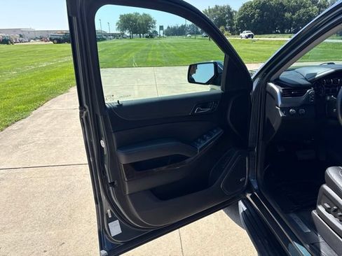 Used 2019 Chevrolet Suburban LT AWD/4WD image 11