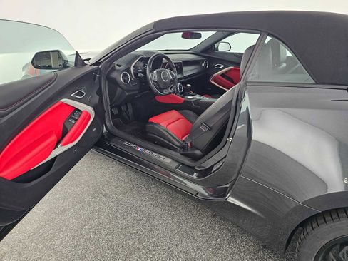 Used 2016 Chevrolet Camaro SS image 15