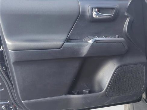 Used 2021 Toyota Tacoma TRD Sport image 17