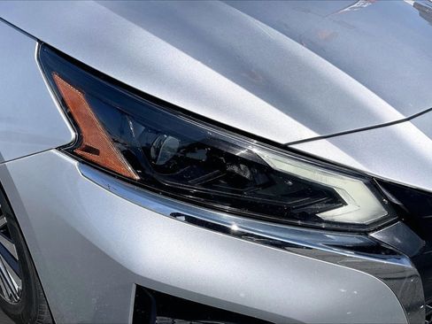 Used 2023 Nissan Altima 2.5 SV FWD image 29