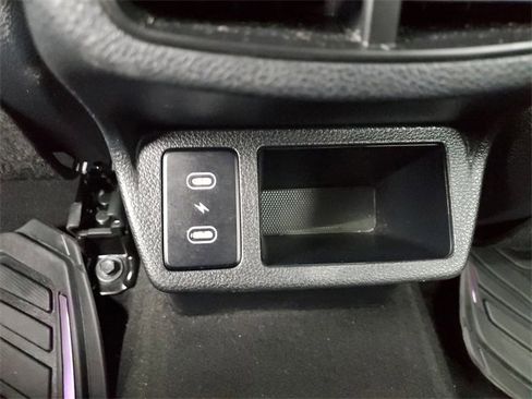 Used 2025 Kia Seltos S image 12