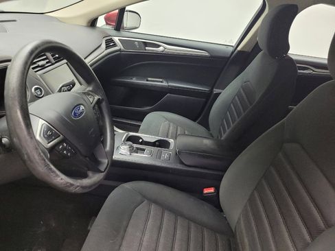 Used 2019 Ford Fusion SE FWD image 17