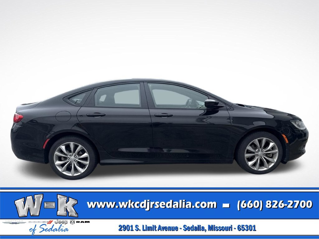 Used 2015 Chrysler 200 S FWD image 5