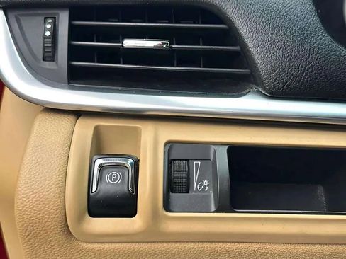 Used 2014 Cadillac XTS Luxury image 30