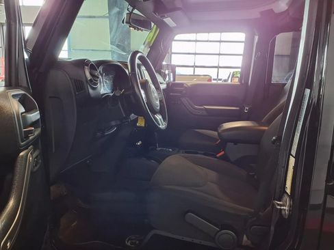 Used 2016 Jeep Wrangler Unlimited Sport w/ Quick Order Package 24S AWD/4WD image 17