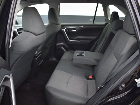 Used 2022 Toyota RAV4 XLE AWD/4WD image 12