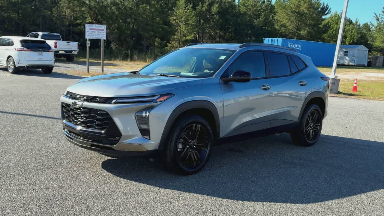 New 2026 Chevrolet Trax ACTIV w/ Sunroof Package FWD image 4