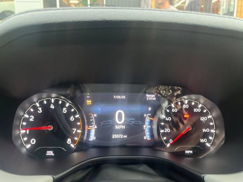 Used 2023 Jeep Compass Limited AWD/4WD image 2