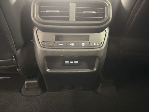 Certified 2023 Honda Pilot Touring image 32