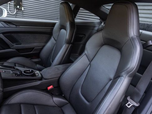 Certified 2024 Porsche 911 Carrera GTS RWD image 5