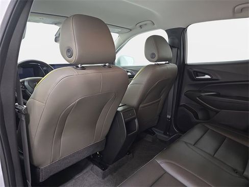 Used 2025 Chevrolet Trax ACTIV w/ Driver Confidence Package image 12