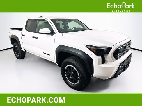 Used 2025 Toyota Tacoma TRD Off-Road image 1