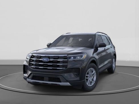 New 2026 Ford Explorer Active RWD image 2