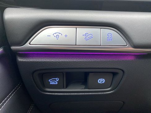 Used 2025 Genesis GV80 2.5T image 22