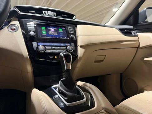 Used 2018 Nissan Rogue SL w/ Premium Package AWD/4WD image 15