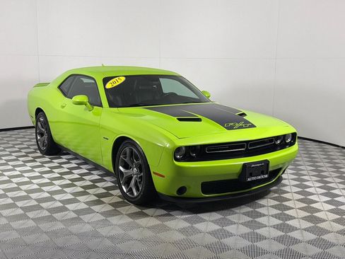 Used 2015 Dodge Challenger R/T Plus RWD image 3
