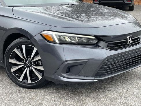 Used 2023 Honda Civic EX image 9