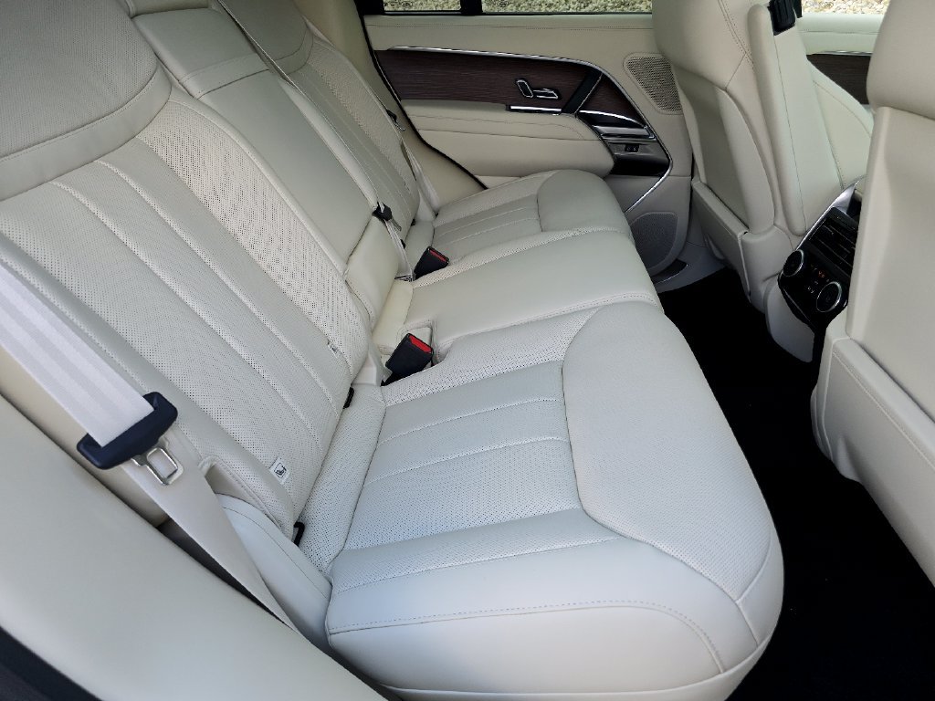 New 2026 Land Rover Range Rover SE AWD/4WD image 13