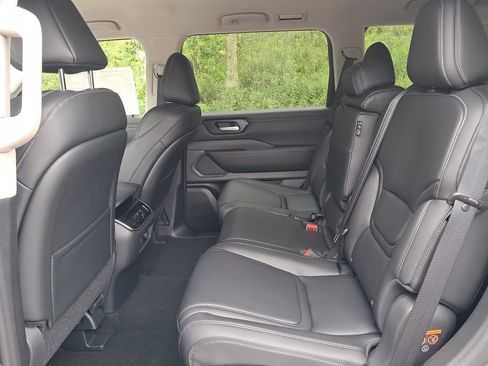 New 2025 Nissan Armada SV image 26