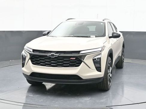 New 2026 Chevrolet Trax RS w/ Driver Confidence Package image 2