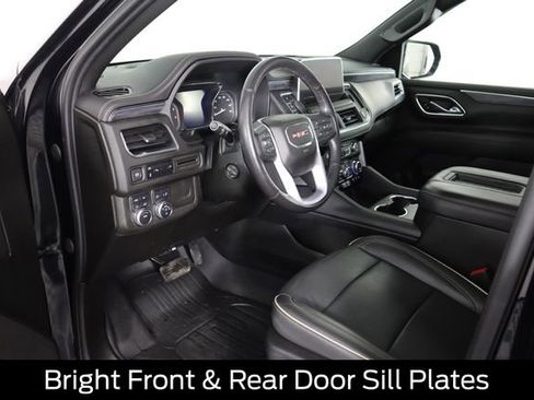 Used 2021 GMC Yukon XL SLT w/ SLT Premium Package image 31