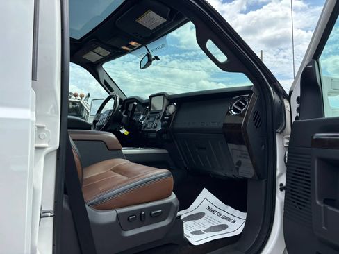 Used 2014 Ford F250 Platinum w/ FX4 Off-Road Package AWD/4WD image 34