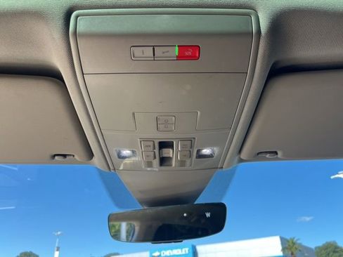 Used 2021 Volkswagen Atlas SEL R-Line image 27