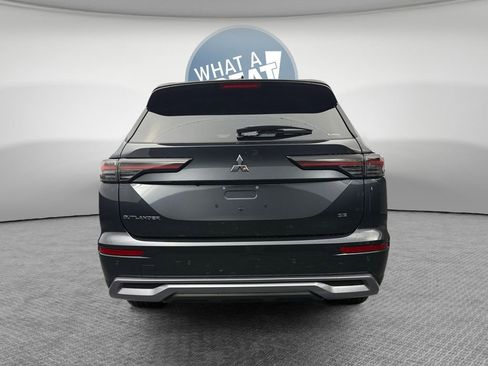 New 2025 Mitsubishi Outlander SE image 5