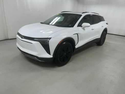 Used 2026 Chevrolet Blazer EV LT AWD/4WD image 2