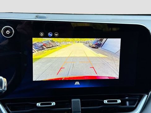 Used 2025 Chevrolet Equinox LT image 15