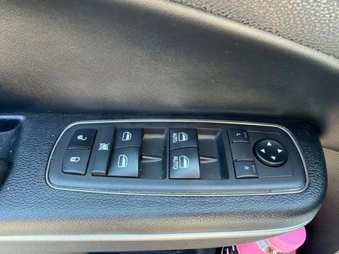 Used 2021 Chrysler 300 Touring L RWD image 20