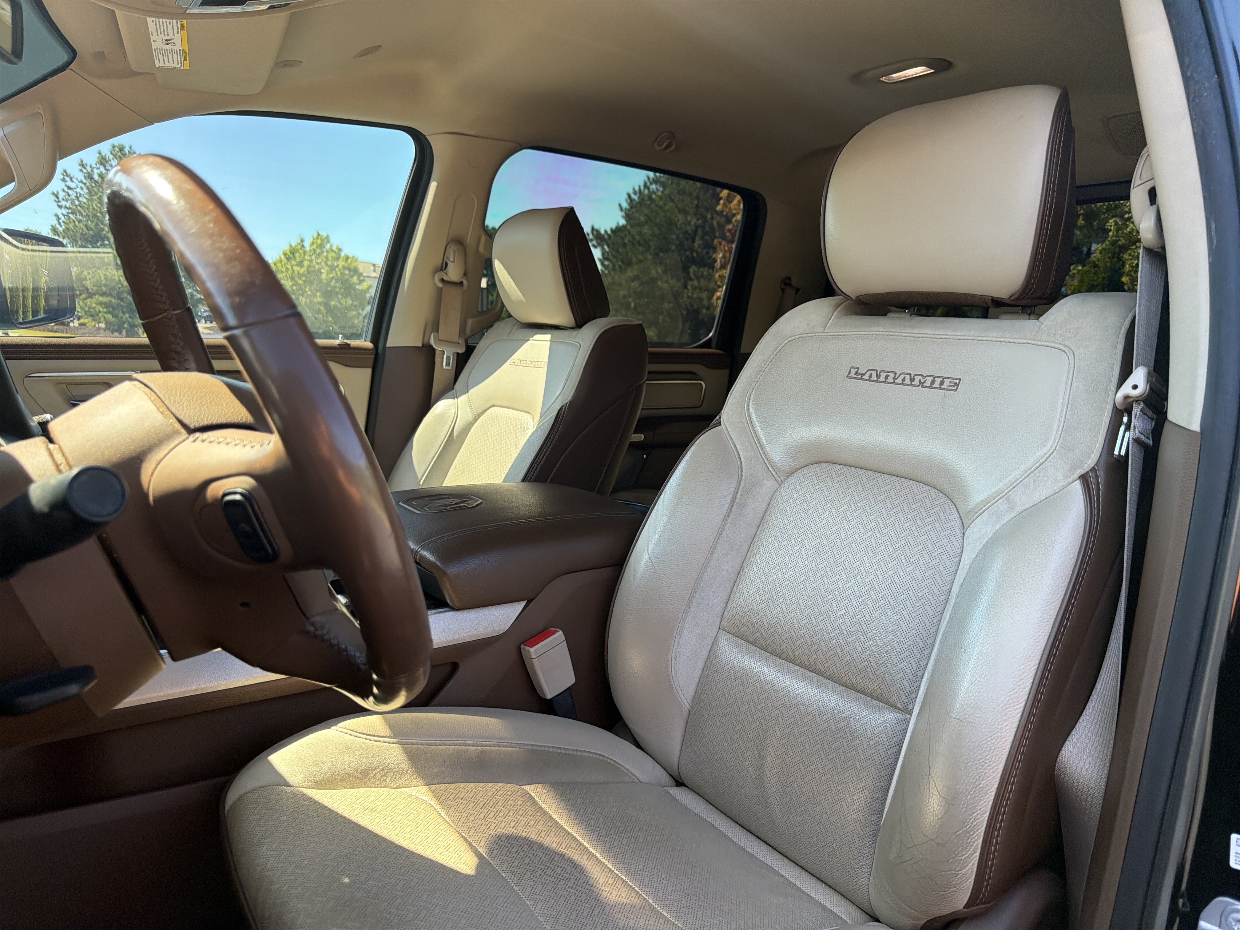 Used 2019 RAM 1500 Laramie AWD/4WD image 19