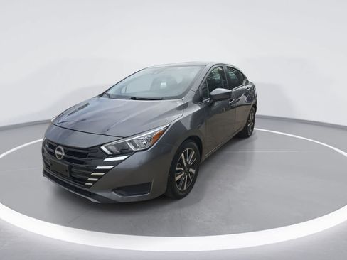 Used 2024 Nissan Versa SV FWD image 4