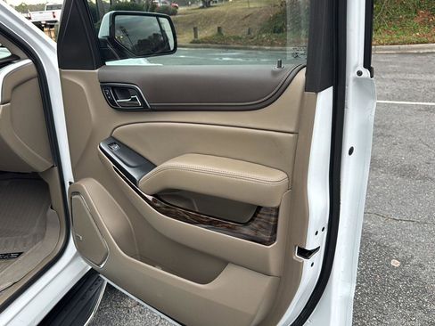 Used 2020 GMC Yukon XL SLT w/ Open Road Package image 12