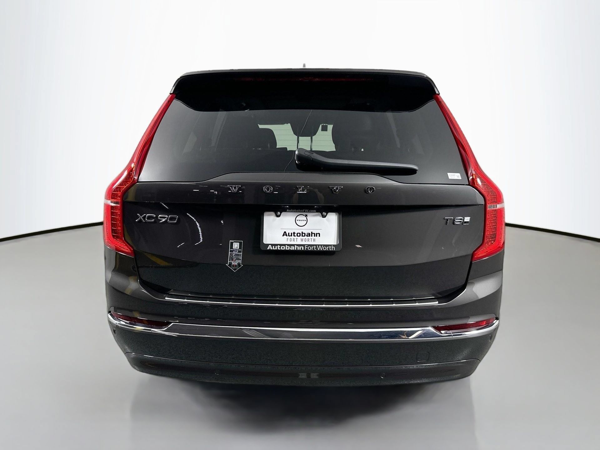 Certified 2025 Volvo XC90 T8 Plus w/ Protection Package Premier AWD/4WD image 6