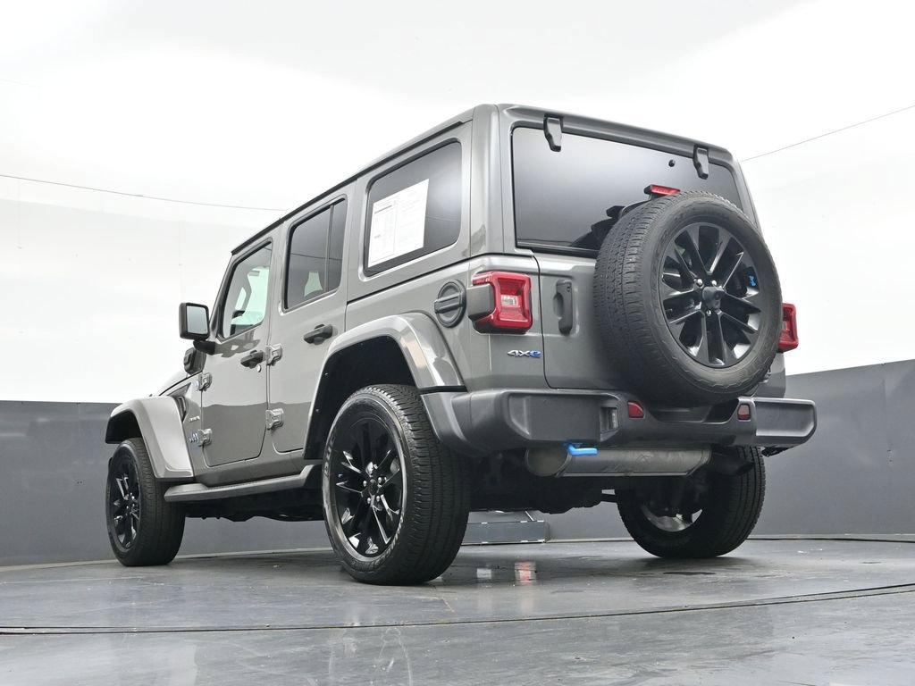 Used 2022 Jeep Wrangler Unlimited Sahara AWD/4WD image 36