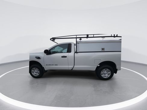 Used 2017 Nissan Titan S image 6