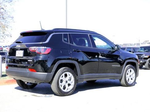 New 2026 Jeep Compass Latitude image 5
