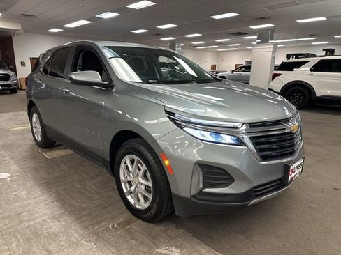 Used 2024 Chevrolet Equinox LT image 2