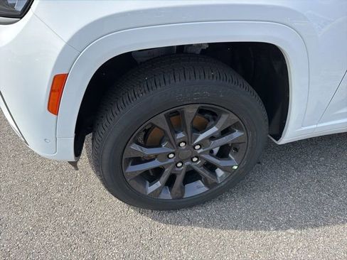 New 2026 Jeep Grand Cherokee Limited AWD/4WD image 7