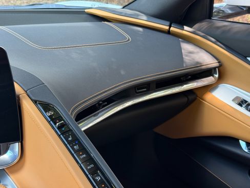 Used 2020 Chevrolet Corvette Stingray Preferred Cpe w/ 2LT Preferred Equipment Group RWD image 40