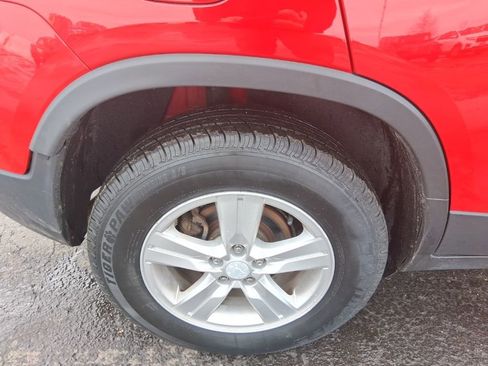 Used 2017 Chevrolet Trax LT w/ LT Convenience Package image 11