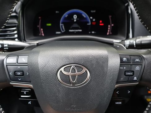 Used 2025 Toyota Camry SE FWD image 28