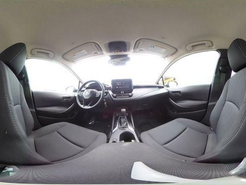 Used 2025 Toyota Corolla LE image 38