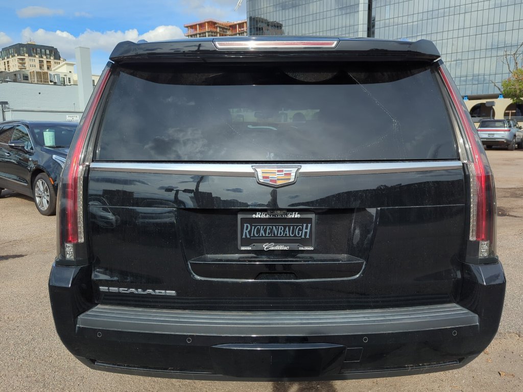 Used 2020 Cadillac Escalade Premium Luxury AWD/4WD image 6